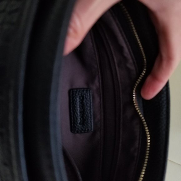 Doris & Jacky Alligator-Embossed Leather Shoulder Bag - Picture 5 of 16